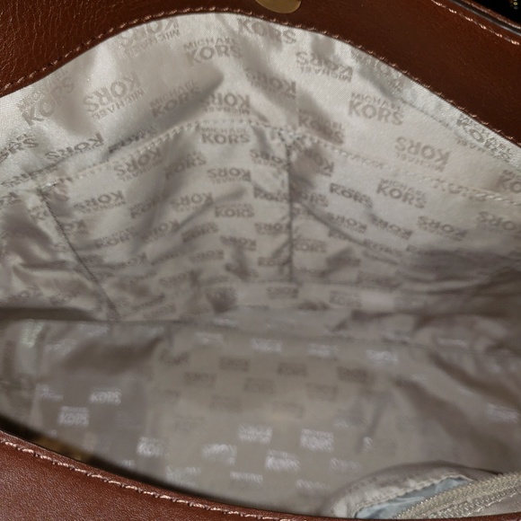 Michael kors purse - Picture 5 of 6